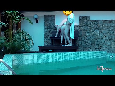 ❤️ Baas nooi bediende swembad toe, maar kon nie 'n warm weerstaan ​​nie ️ Anale pornografie by ons af.yespornpics.ru